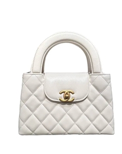 Миниатюрная женская сумка-кроссбод из овчины белого цвета Chanel