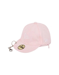 Тканевая кепка с миниатюрным ключницей унисекс розовая New era