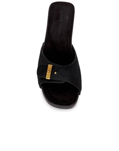 Britt Сабо, Black Khaite