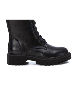 Женские боевые ботинки в черном цвете Xti