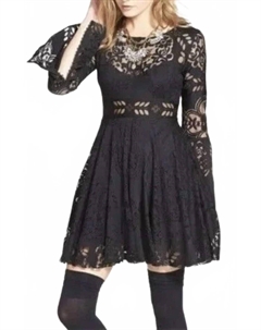 Черное платье с ажурными вырезами Shop the trends