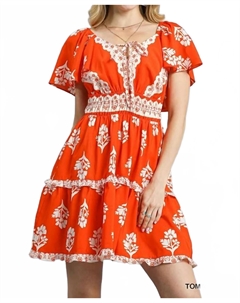 Флоральное платье мини с ярусной отделкой и рюшами в томатном цвете, Tomato Umgee