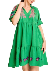 Вышитое платье с V-образным вырезом в зеленом цвете Umgee