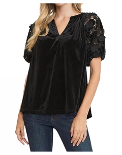 Черный топ с бархатными вставками и аппликациями Umgee