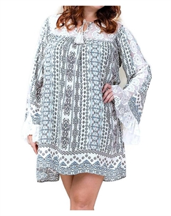 Платье с рюшами и кружевом - Plus In Blue Kori