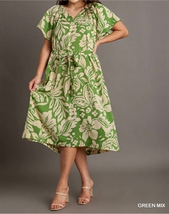 Зеленое миди-платье с поясом на талии Umgee
