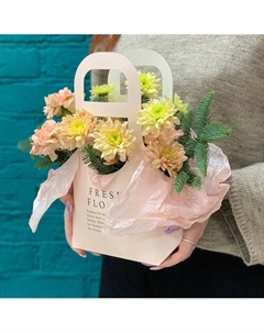 Композиция из хризантем и нобилиса Цветы мишки