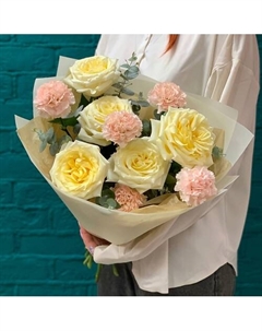 Букет из белых роз и гвоздик Цветы мишки