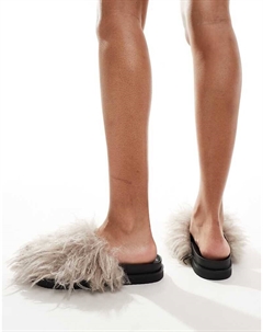 – Серые пушистые слипоны Pull & bear