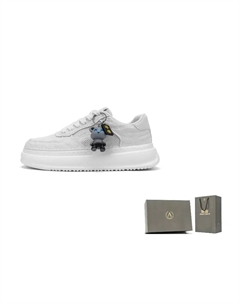 Air Force One Series устойчивые к истиранию легкие низкие скейтерские кроссовки с эффектом увеличения роста для мужчин - лунный белый перфорированные [Bearbrick] Aokang