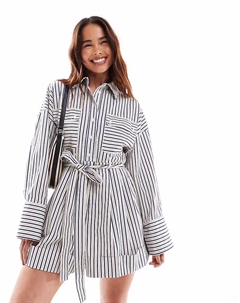 Строгие шорты с блузоном поверх рубашки в синюю полоску Asos design