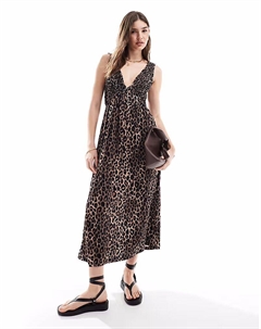 Платье мидакси с V-образным вырезом и широким подолом, с леопардовым принтом Asos design