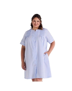 Короткий халат из сирсакера больших размеров на кнопках, цвет blue white check Miss elaine essentials