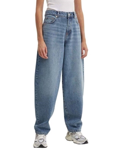 Джинсы с эффектом потертости свободного кроя Hugo