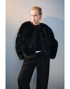 Шуба короткая с длинным ворсом Befree