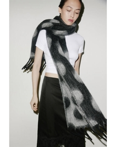 Шарф теплый с бахромой и принтом Befree