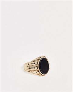 Золотистое массивное кольцо с черным камнем Sacred hawk