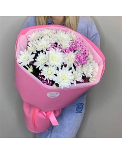 Букет из 5 белых кустовых хризантем Балтика и розовой гипсофилы Fleur de fee цветочная фея