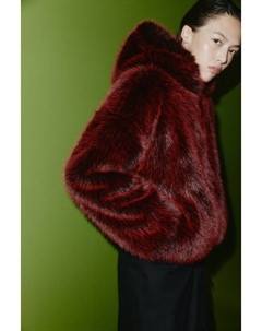 Шуба короткая с капюшоном Befree