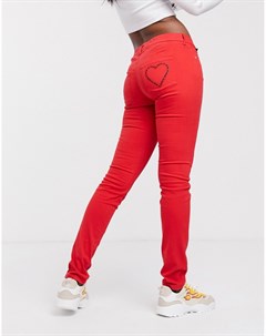 Красные джинсы скинни с блестящей отделкой в виде сердца на кармане Love moschino