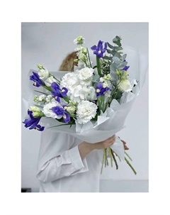 Бело-сиреневый букет живых цветов Mamoka flower studio