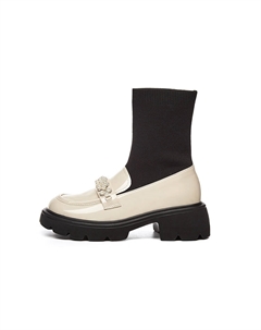 Женские лоферы лакированные с декором, белый Daphne