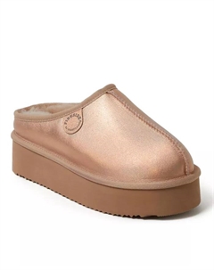 Fireside by Women's Queenstown — угги на платформе из натуральной овчины, золотой Dearfoams