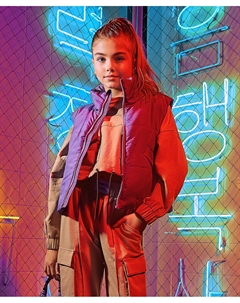 Жилет утепленный с высоким воротом фиолетовый Button blue