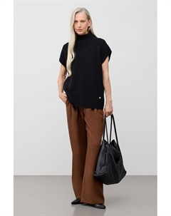 Жилет вязаный с воротником стойкой Very neat