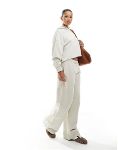 Широкие спортивные брюки цвета экрю Pull & bear