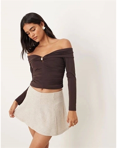 Коричневая кофточка с открытыми плечами и длинными рукавами, украшенная фурнитурой Abercrombie & fitch