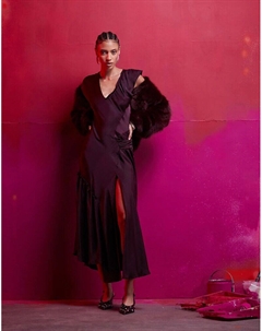 Асимметричное атласное платье с оборками темно-фиолетового цвета Asos design