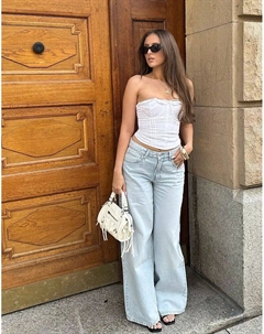 Джинсы Wide-leg светло-синего цвета Bershka