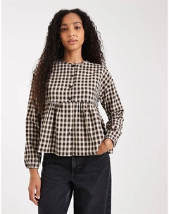 Потертая блузка с длинными рукавами, застегивающаяся на пуговицы и баской по низу, коричневого цвета в клетку «гингем». Threadbare