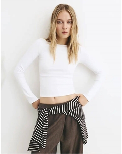 Базовая футболка в рубчик белого цвета Pull & bear