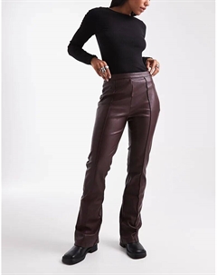 Расклешенные брюки из искусственной кожи сливового цвета Asos design