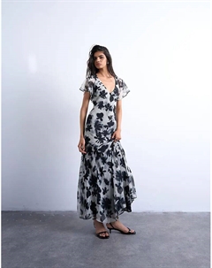 Платье миди с рукавами-крылышками и подолом годе в монохромном стиле Topshop