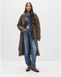 Длинное пальто с поясом в коричневом цвете Pull & bear