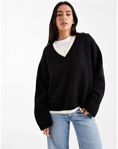 Вязаный джемпер с V-образным вырезом и двумя слоями черного цвета Asos design
