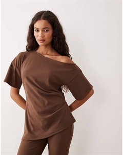 Футболка с открытыми плечами в мелкий рубчик шоколадного цвета Asos design