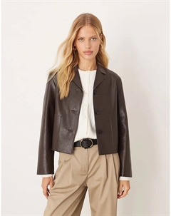 Короткая куртка из искусственной кожи коричневого цвета Mango