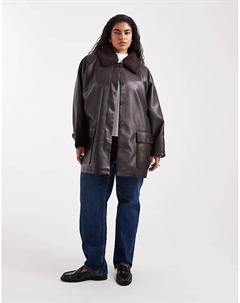 Куртка DESIGN Curve из искусственной кожи с воротником-боргом и поясом-утяжкой шоколадного цвета Asos