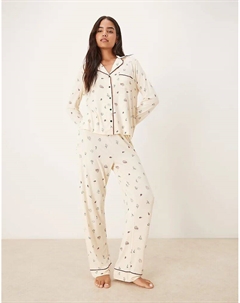 Супермягкий пижамный комплект из рубашки с длинными рукавами и брюк от с контрастной окантовкой кремового цвета с рождественским принтом Asos design