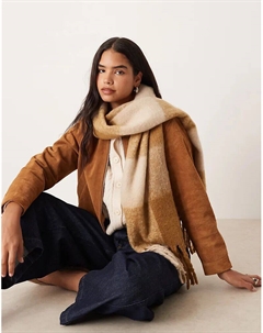 Плетеный шарф с кисточками в крупную клетку нейтрального цвета Asos design