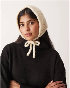 Вязаный треугольный чепчик кремового цвета с завязкой Asos design