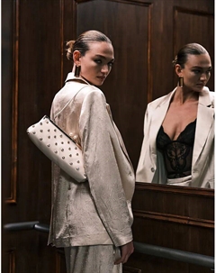 Сумка-клатч удлиненной формы со стразами кремового цвета Asos design