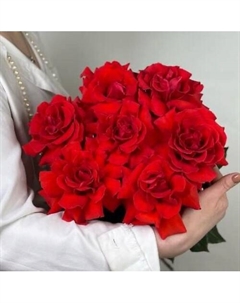 Букет из красной фанцузкой розы Нина Flowers de luxe бутик цветов и подарков