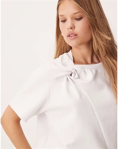 Белая футболка с закрученными плечами Asos design