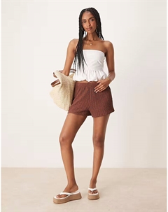 Короткие фактурные шорты коричневого цвета Asos design
