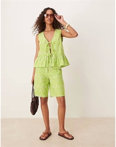 Бермуды с вышивкой по всей поверхности в цвете лайм Asos design